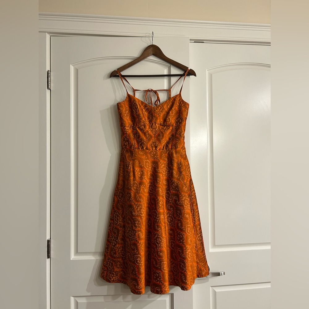 Beautiful SILK Banana Republic Dress with Pockets!